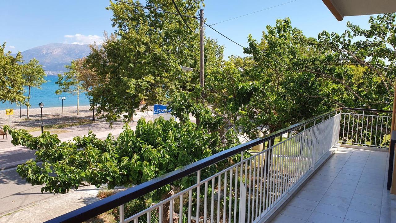 Nafpaktos Beach House Sea View Apartment First Floor Exterior photo