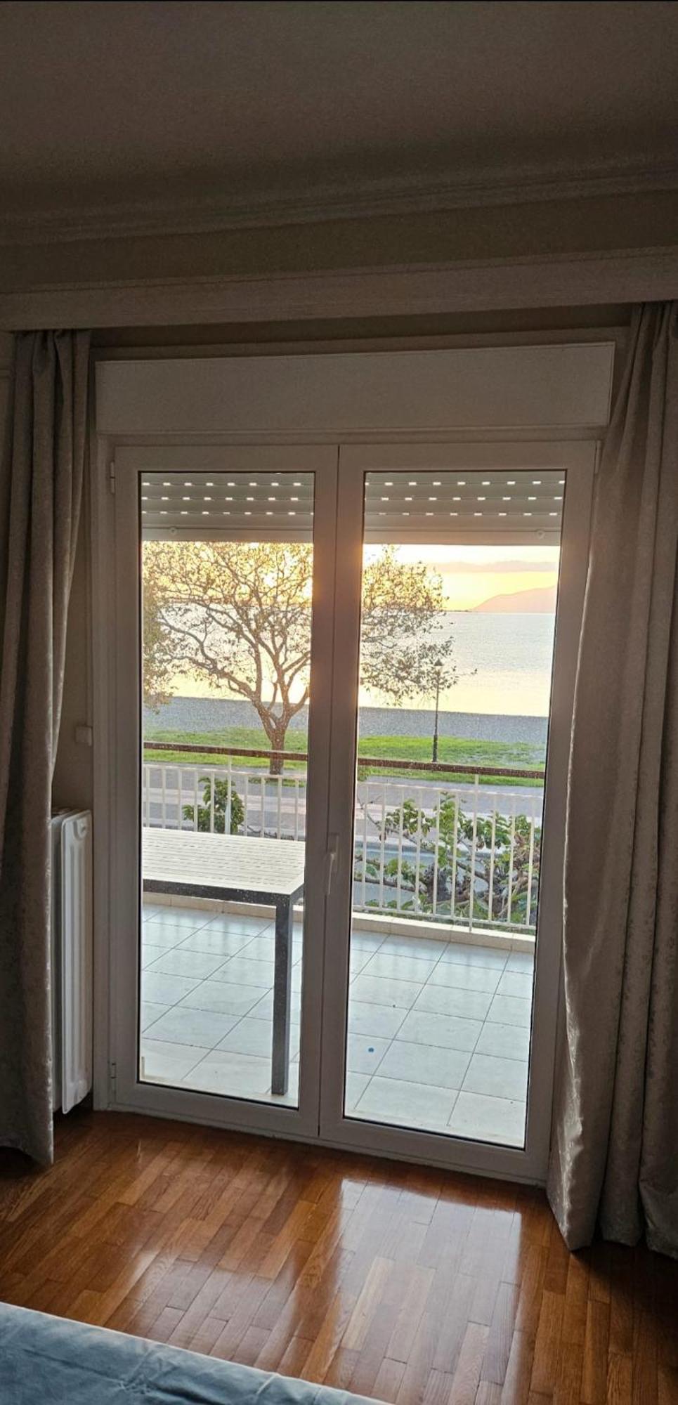 Nafpaktos Beach House Sea View Apartment First Floor Exterior photo