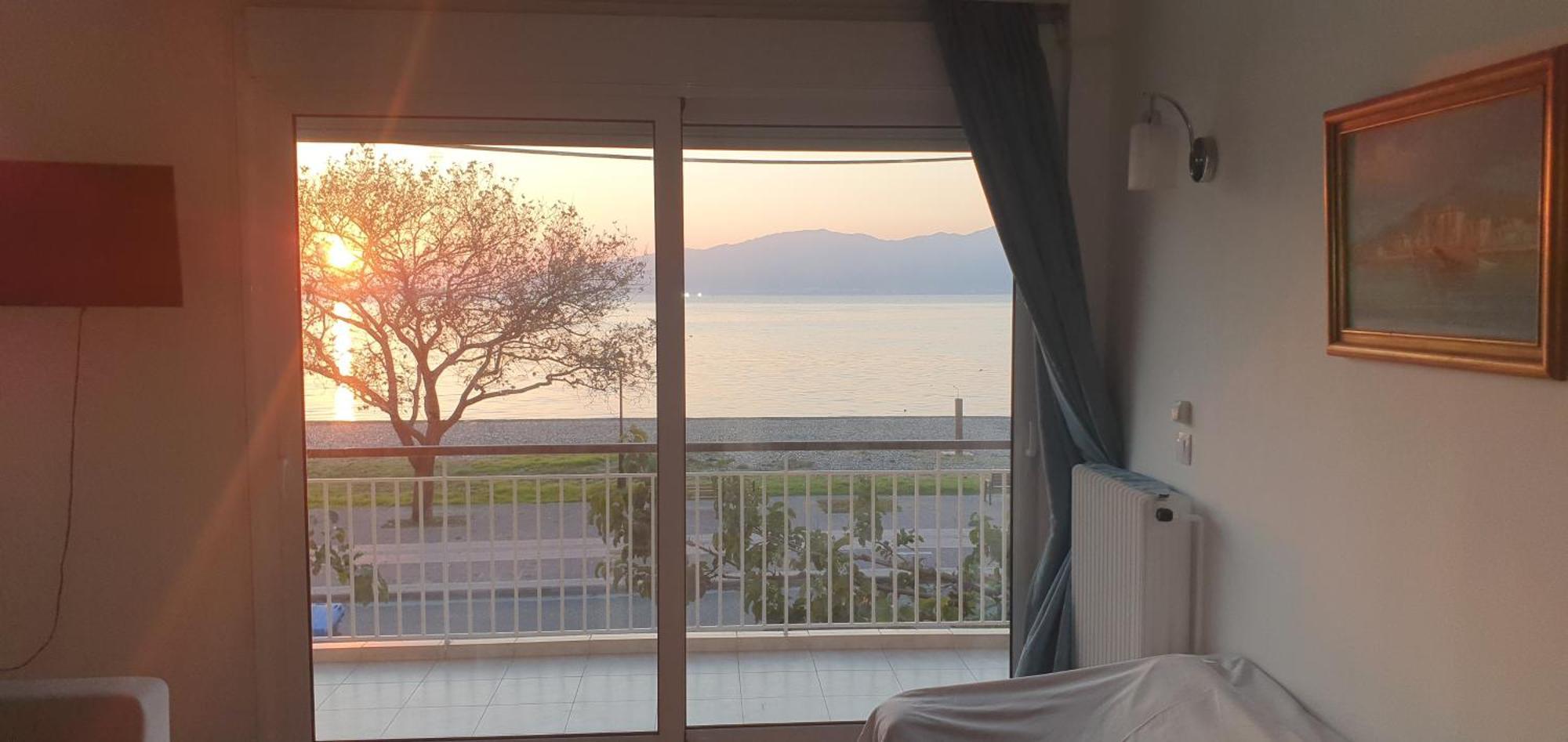 Nafpaktos Beach House Sea View Apartment First Floor Exterior photo